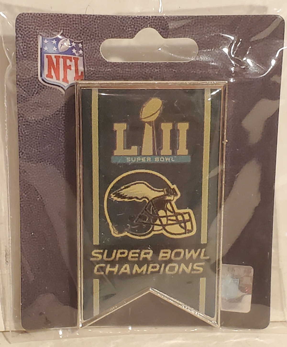 PHILADELPHIA EAGLES NFL FOOTBALL SUPER BOWL LII CHAMPIONS BANNER LAPEL PIN 2017