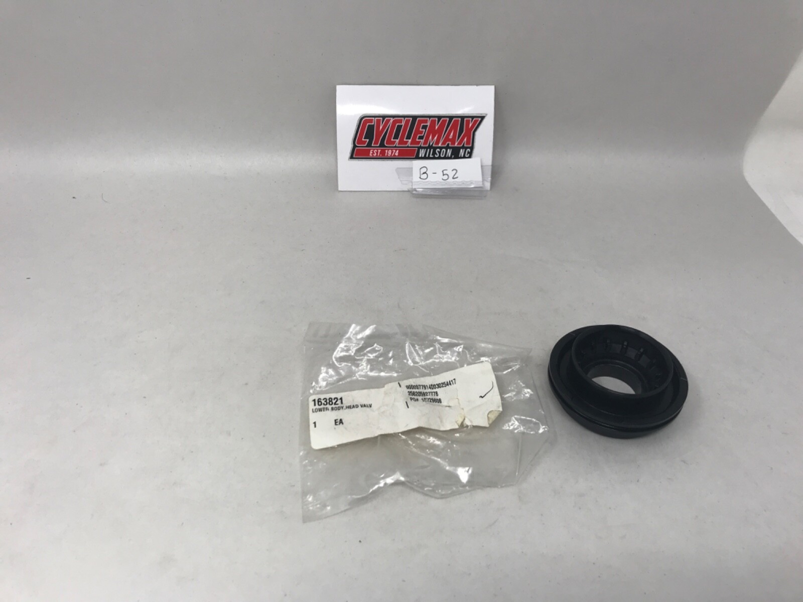 New Bostitch   Lower Body,​Head Valve Part # 163821   NOS