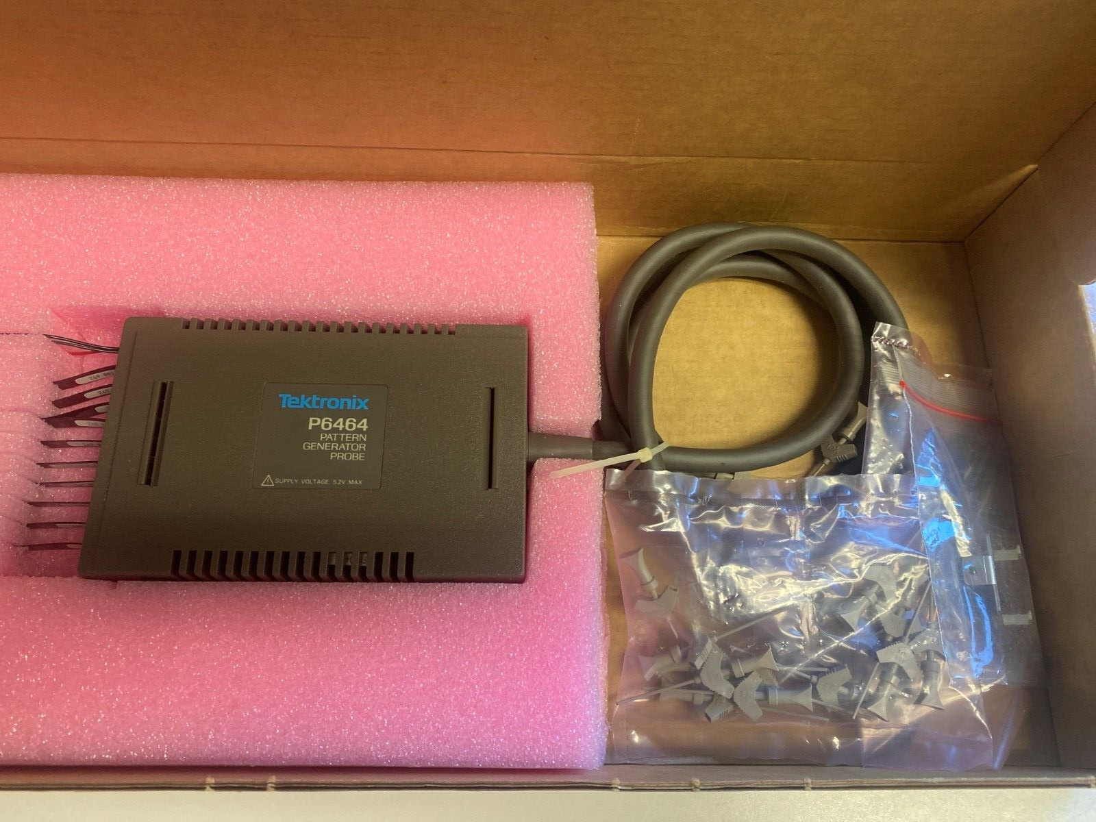 Tektronix P6464 Pattern Generator Probe with accessories (item #19)