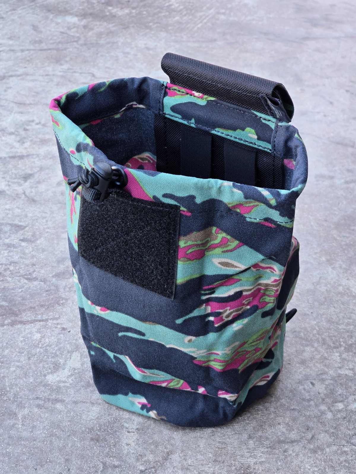 TITAN DUMP POUCH - Internal Magazine Carrier - Molle mountable - Foldable - USA
