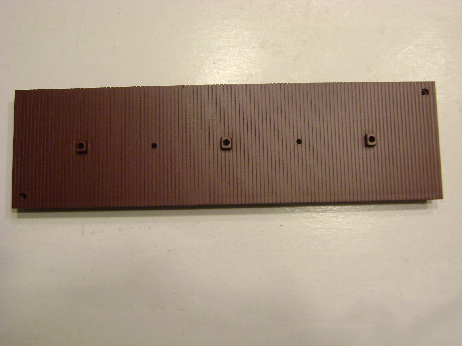 Lionel 157-16 Maroon Platform Base