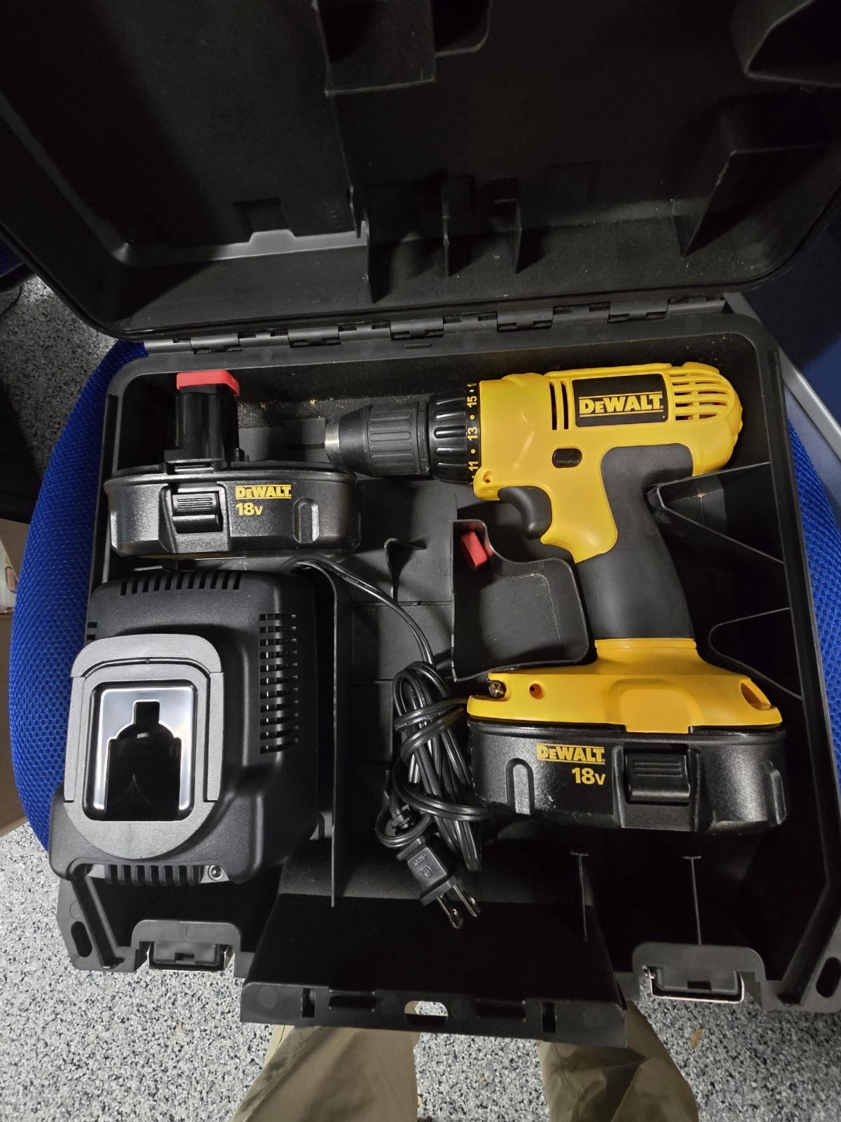 DEWALT DC759KA 18V Compact Drill/Driver Kit