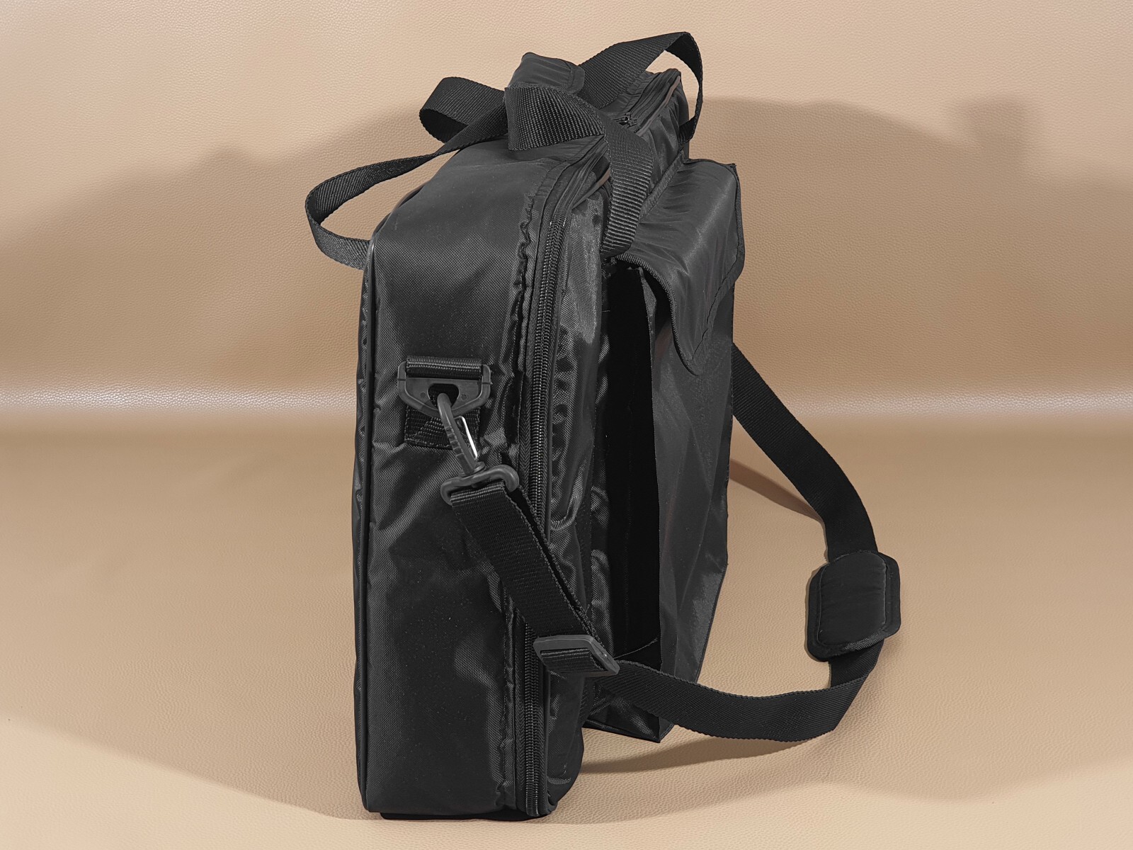 Custom padded travel bag soft case for HeadRush Core amp modeler