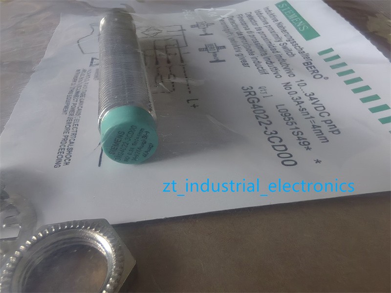 1PC 3RG4022-3CD00 New Siemens Proximity Switch Sensor Good Quality