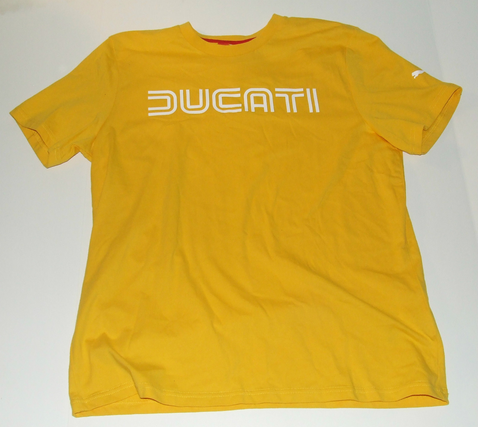PUMA SPORT LIFESTYLE DUCATI LOGO TEE SPECTRA YELLOW / WHITE