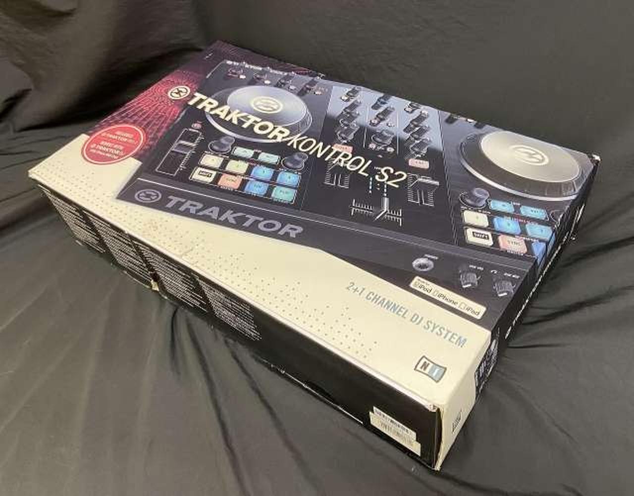 Native Instruments Traktor Kontrol S2 2-Channel DJ Controller Audio W/Box