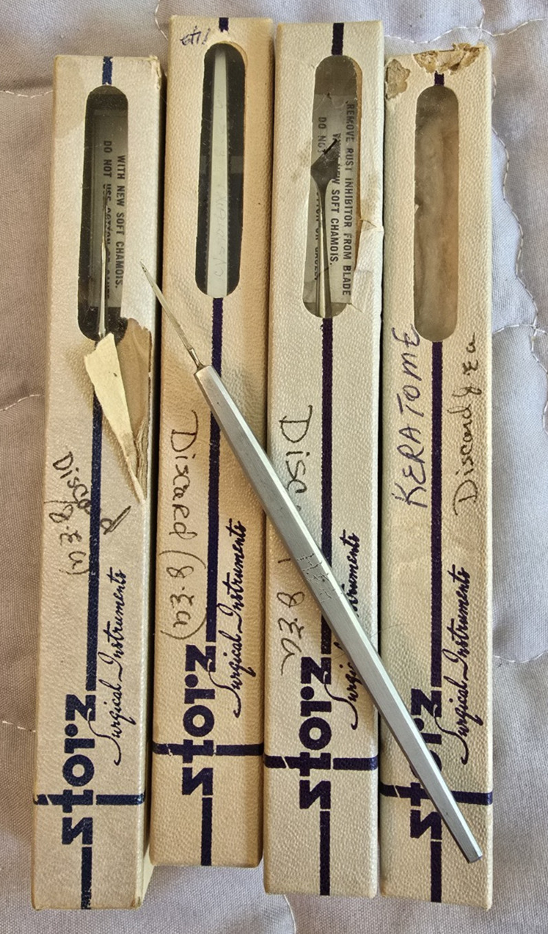 5 Storz Veterinary Instruments Unbelievable Price Keratome,VonGraefe in orig cas