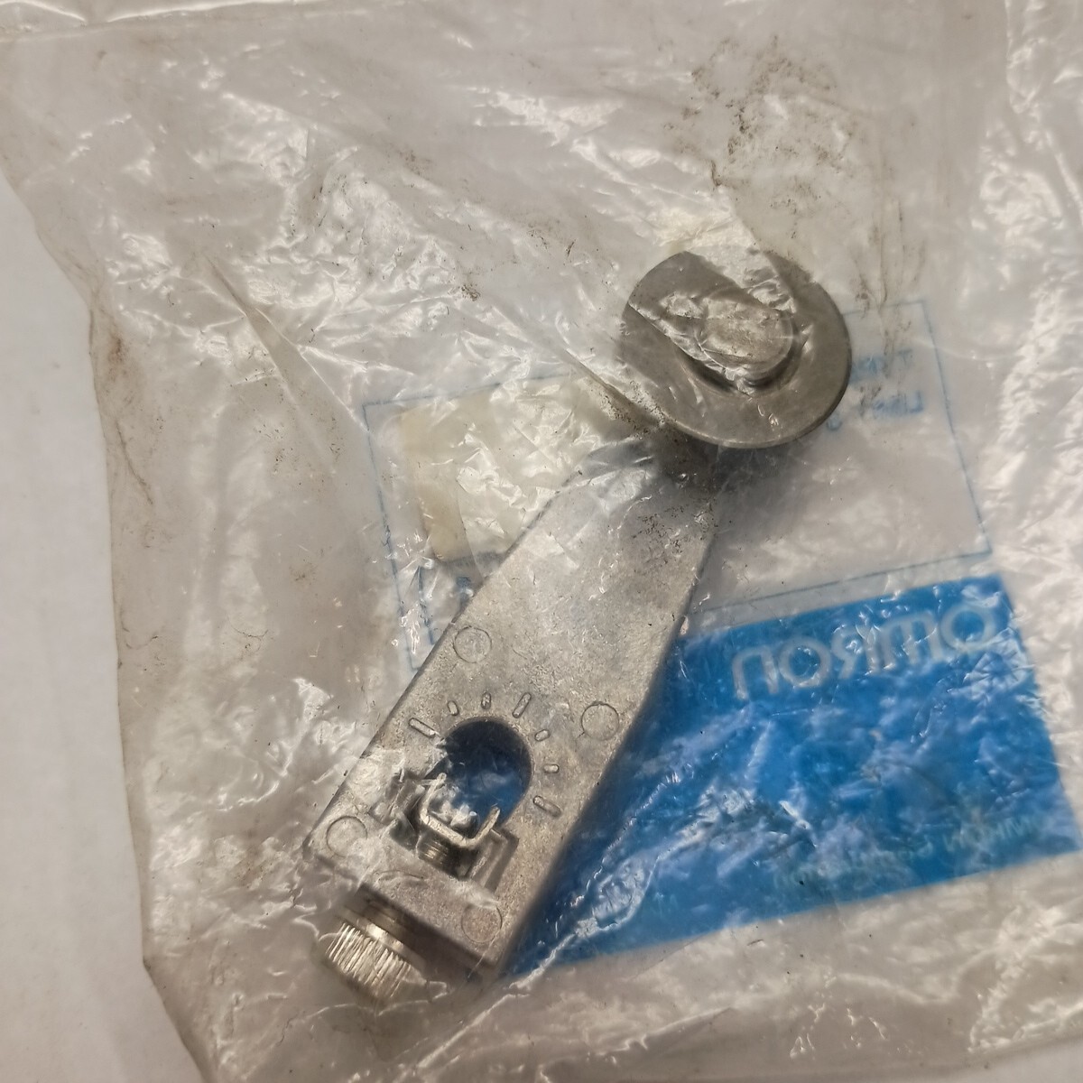 SEALED NEW OMRON D4A-A10 LIMIT SWITCH ROLLER LEVER