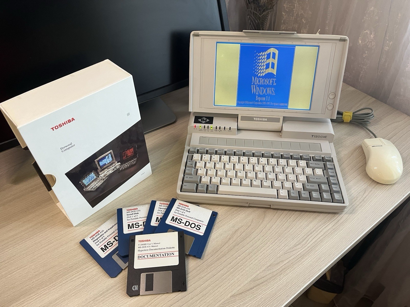 Rare Toshiba T1200XE 1990 — Fully Restored, Complete Original Kit