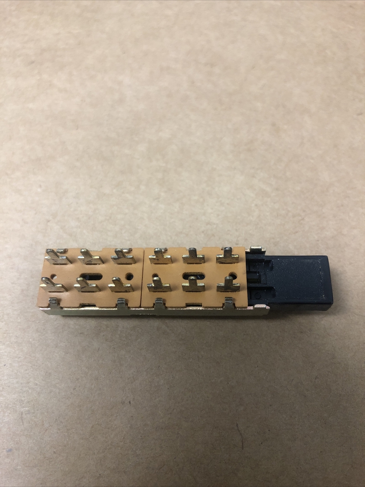 SWITCH CRAFT PART # 75121A40A