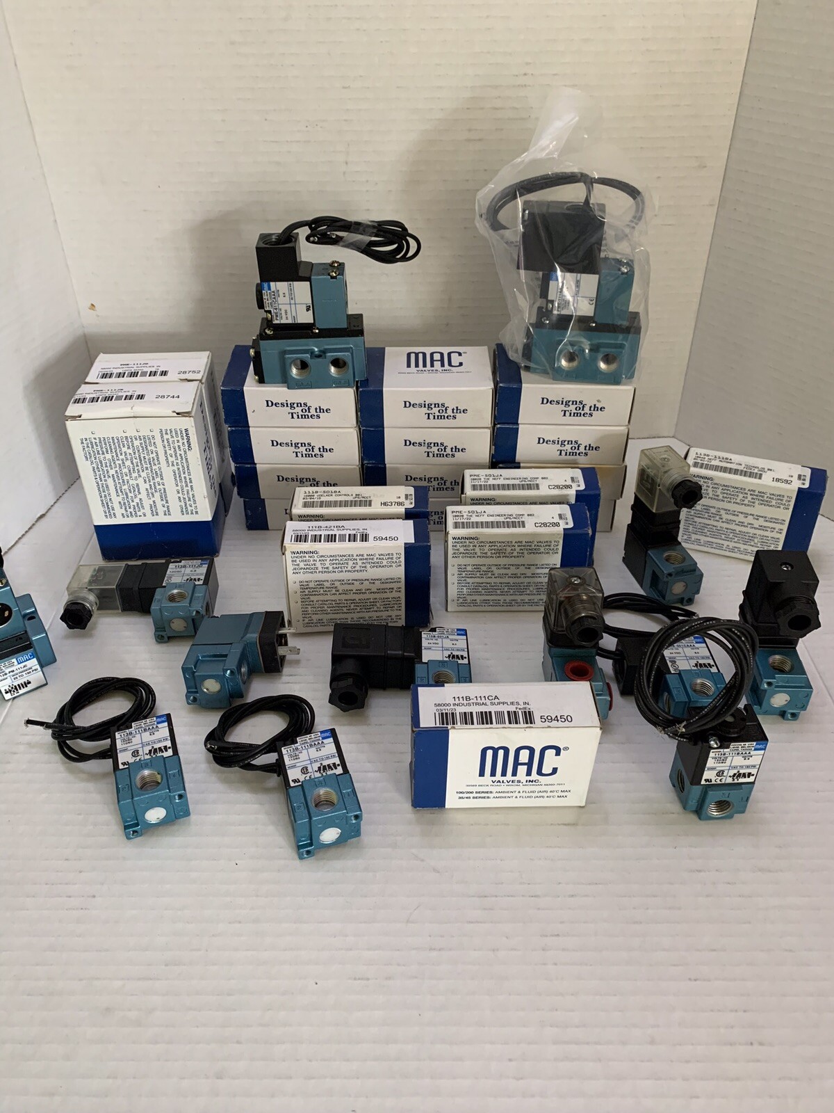 MAC Valves Inc. 111B-111JD Solenoid Valve Rectangular Connector W/Light 120V NEW