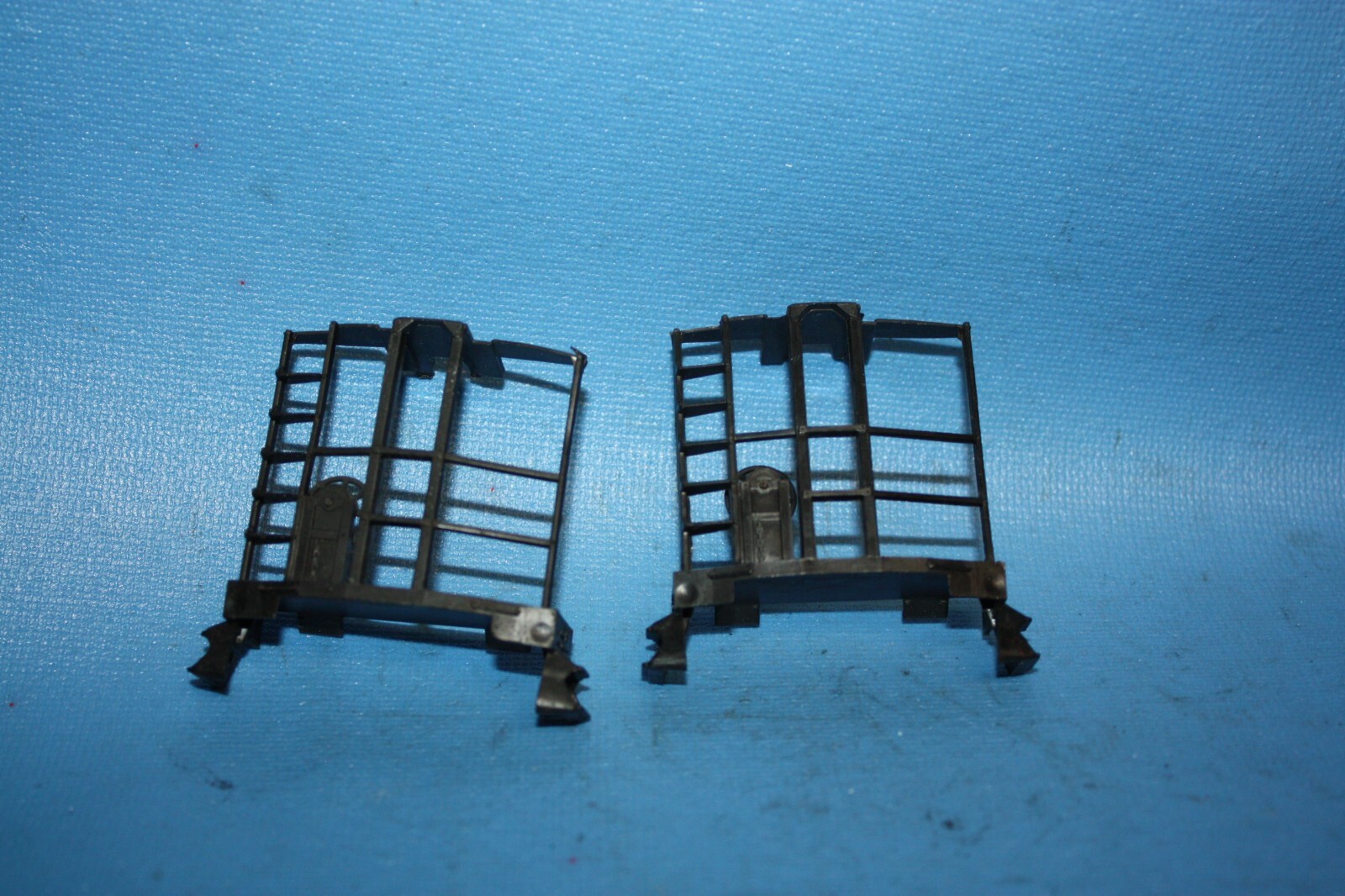 Lionel - 6417-10 CABOOSE END PLATFORMS Ex Condition