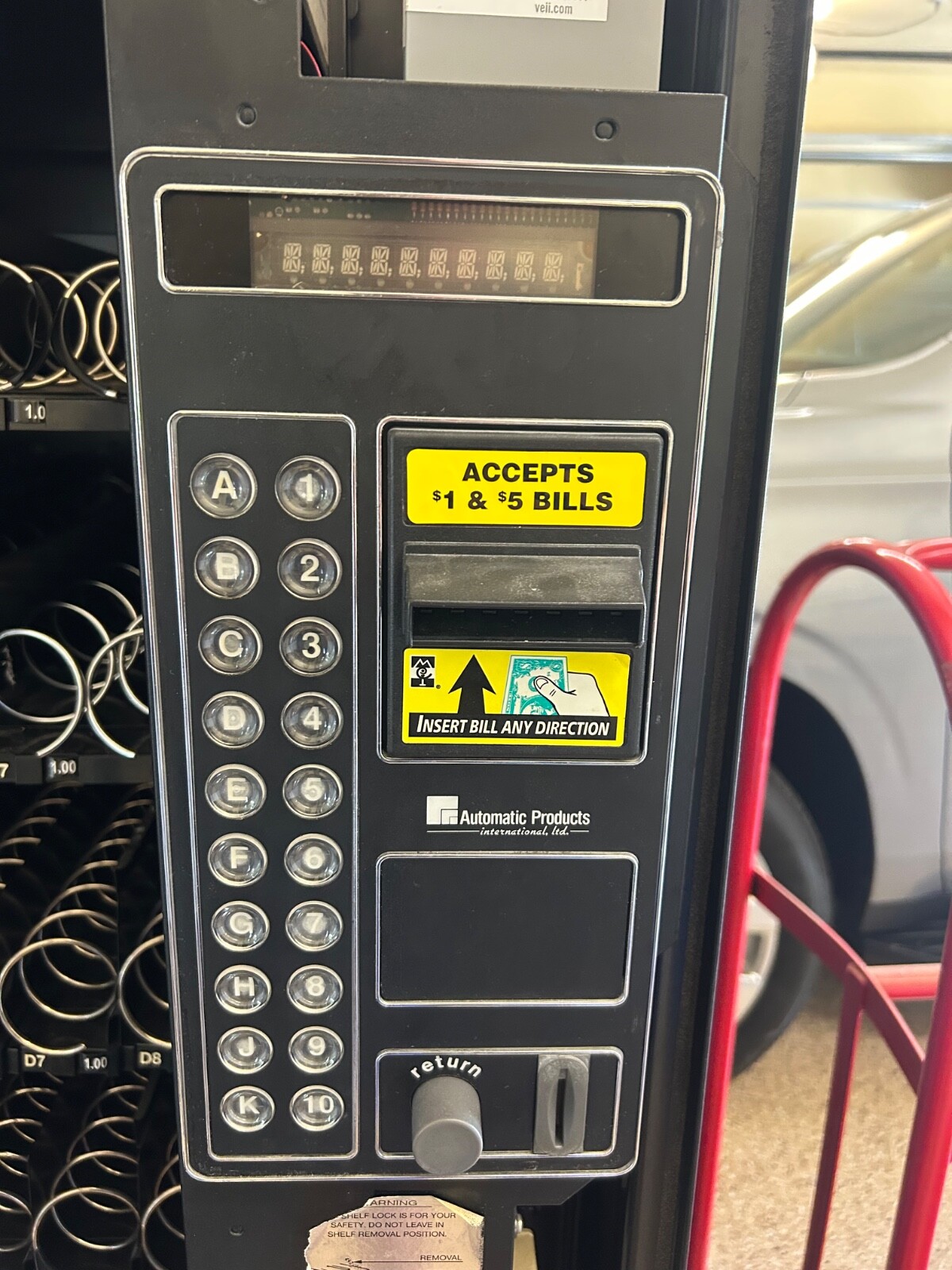 Automatic Products snack shop model 112