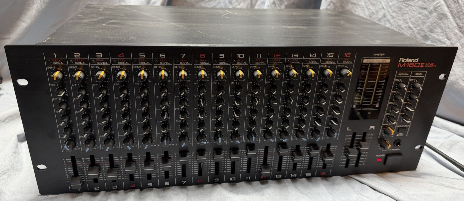 Roland M-160II LINE MIXER 16-channel 4U Rack Mount AC100V 50/60Hz 23W