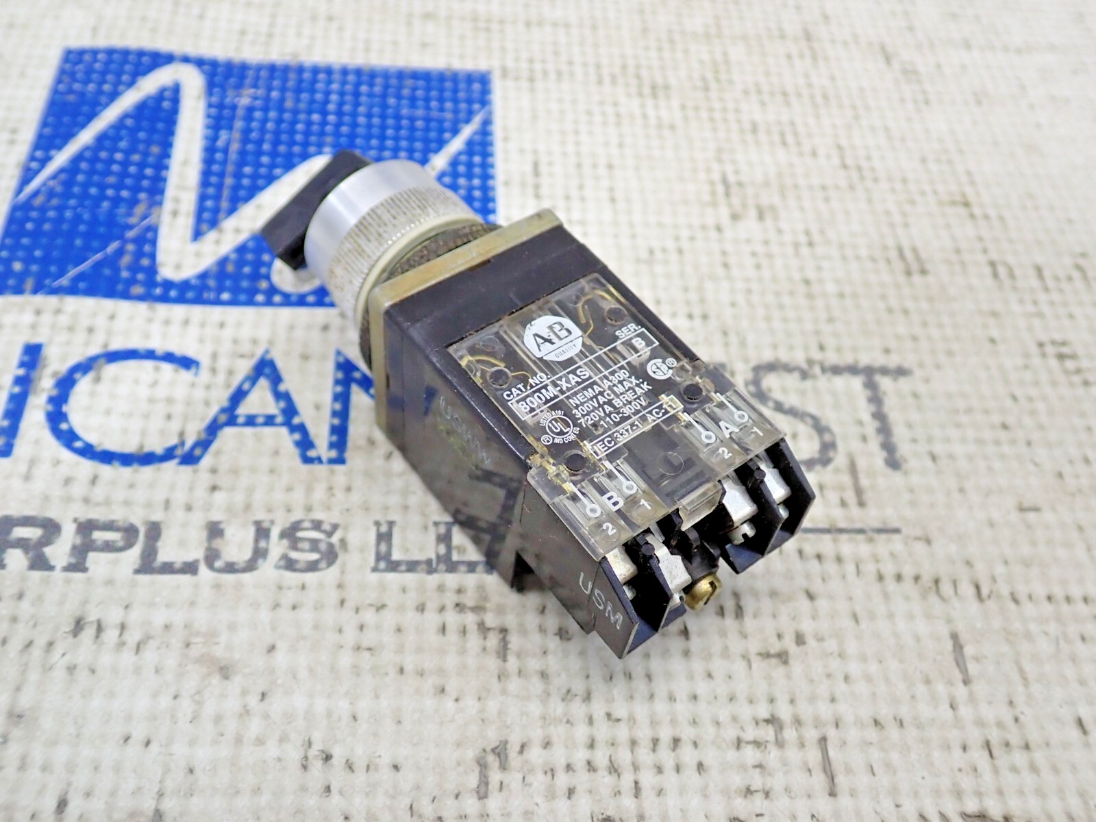 Allen Bradley 800MR-HX2B 2 Position Maintain Selector Switch