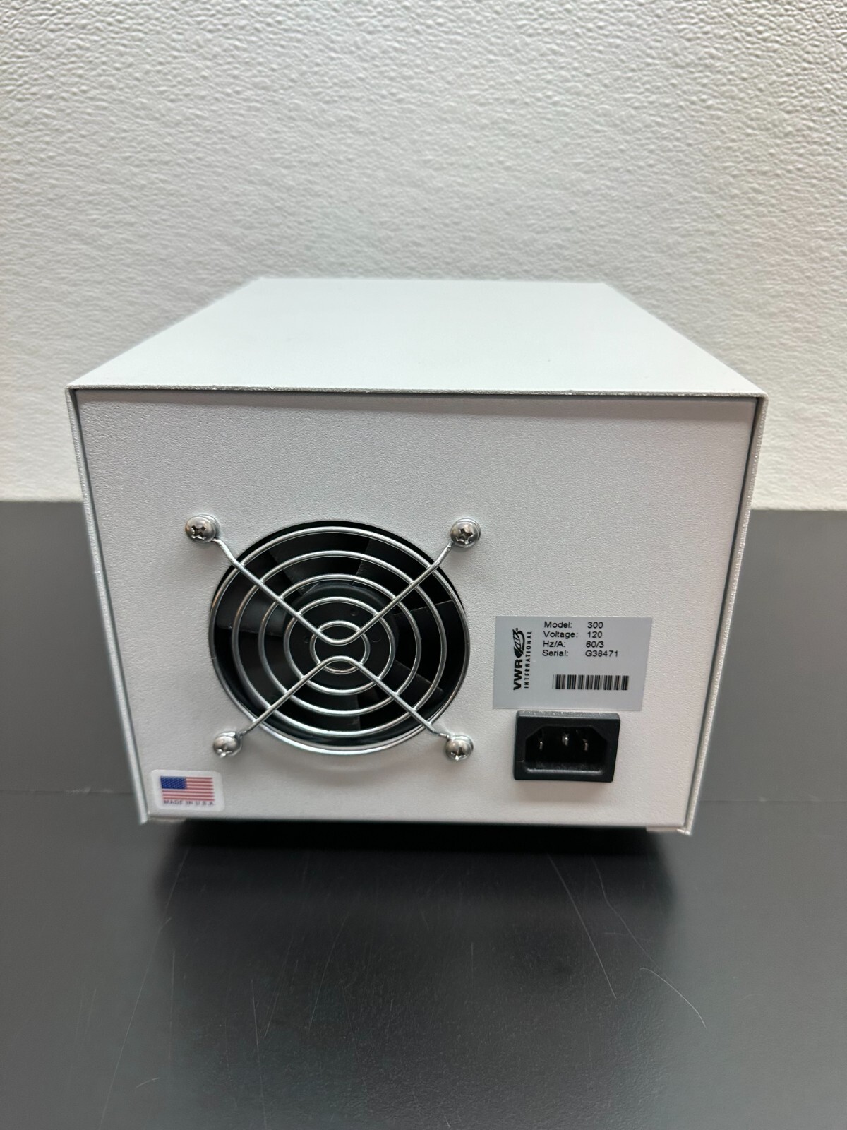 VWR AccuPower Model 300 Power Supply