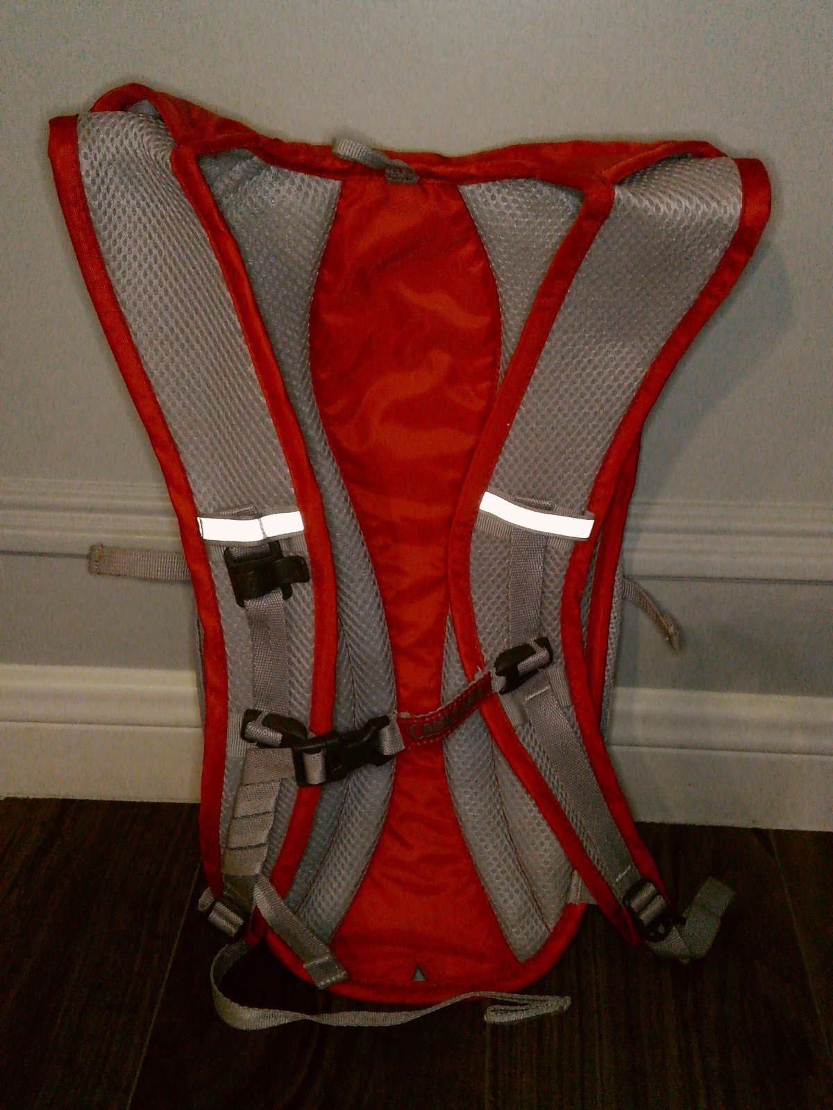 Camelbak Rogue Red Gray Hydration Pack 2.0L No Bladder Nylon Excellent