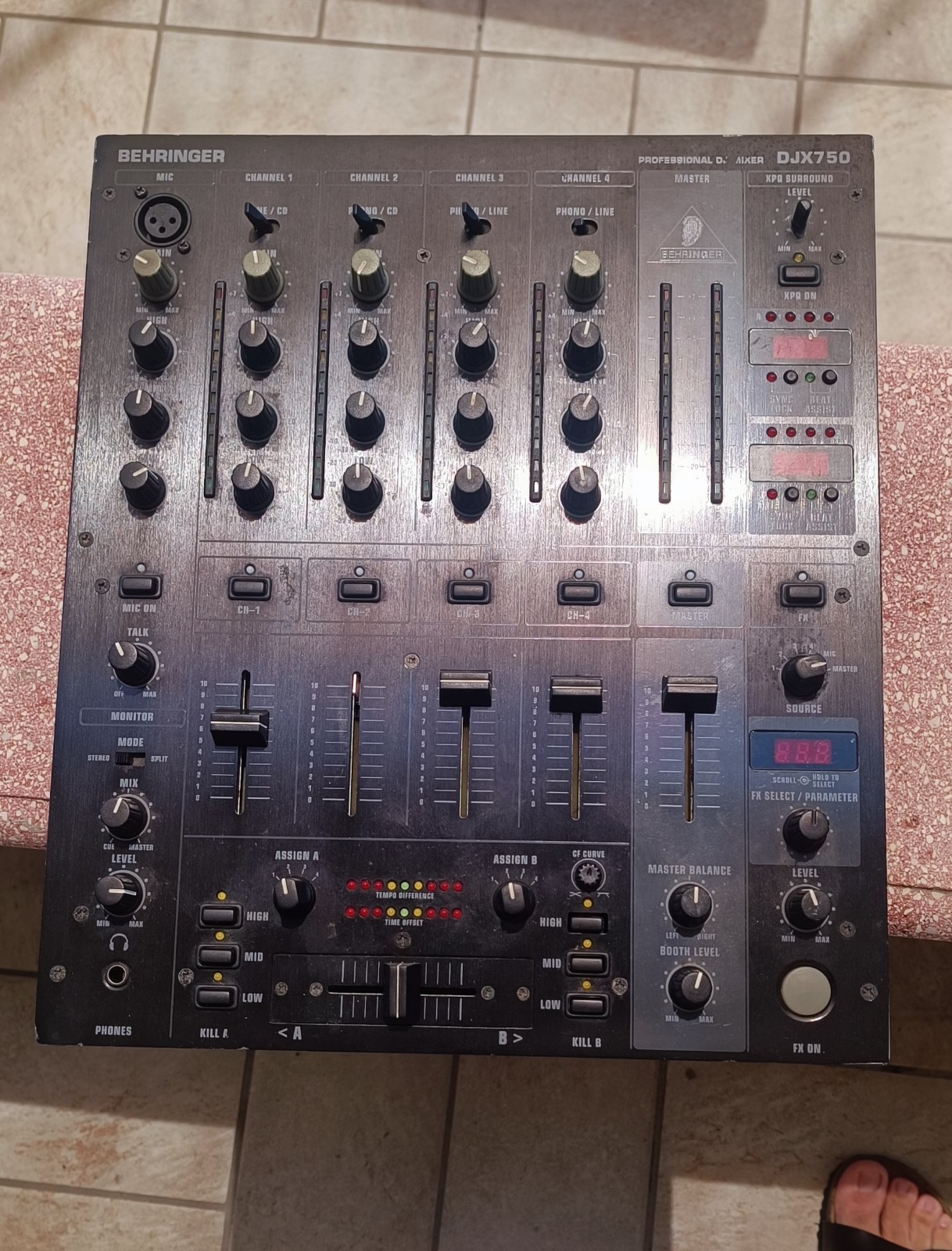 Mixer da dj behringer