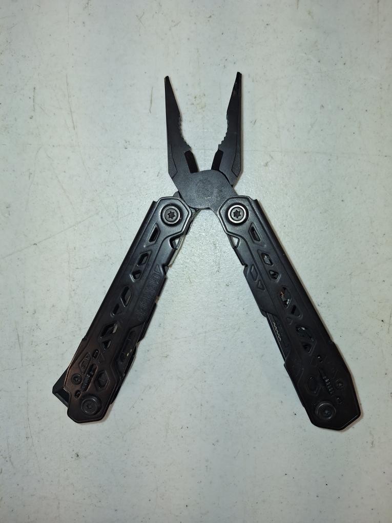 GERBER LEGENDARY BLADES MULTI-TOOL TRUSS (P28019986)