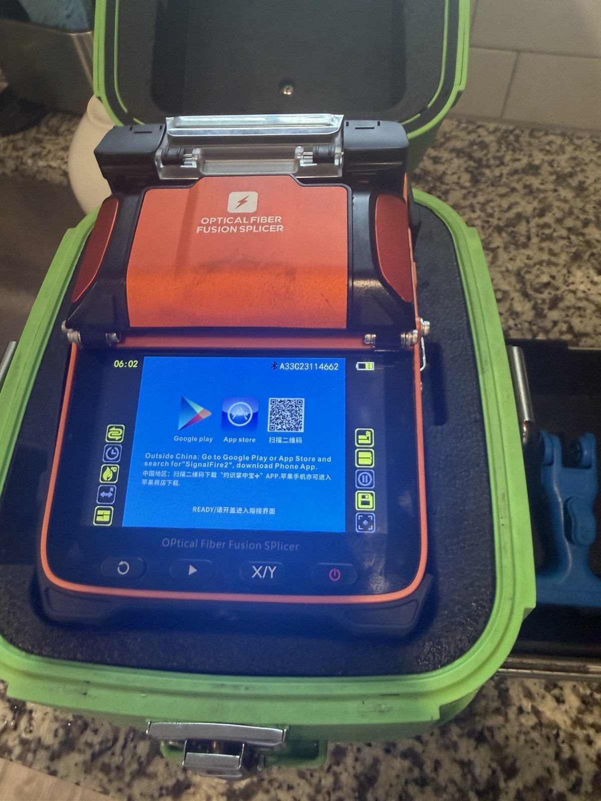 Fiber Fusion Splicer ( no tiene el cargador) (it doesn't have the charger)