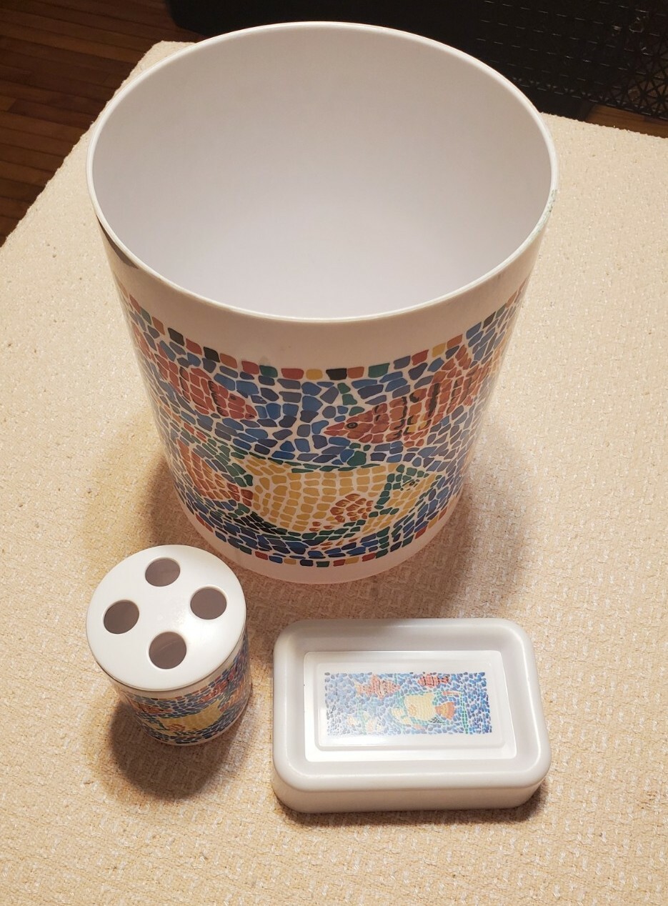 VINTAGE AQUARIUM BATHROOM SET - GARBAGE CAN BIN - TOOTHBRUSH HOLDER - SOAP DISH
