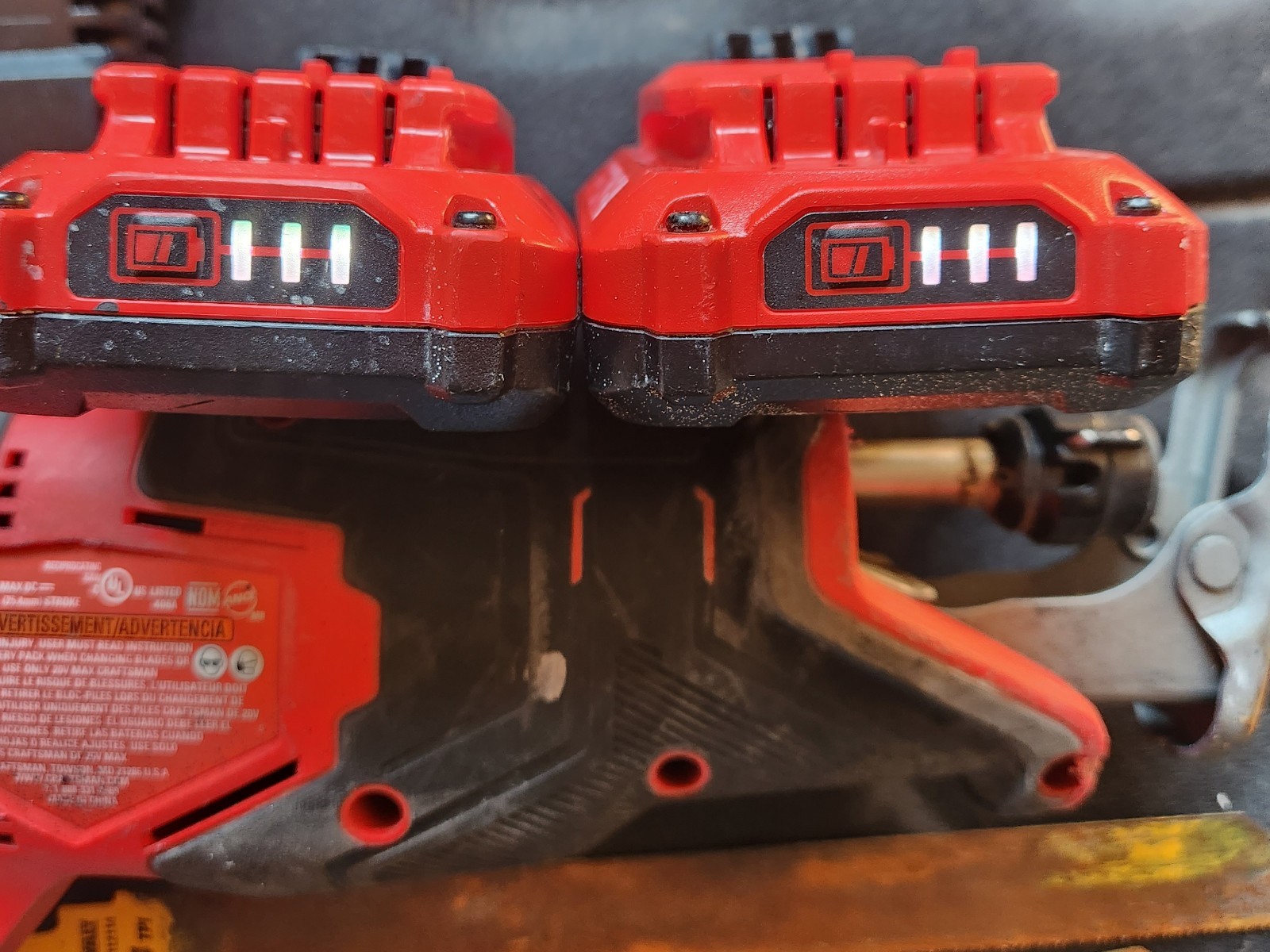 CRAFTSMAN 20V CMCS300 with 2- Batteries & 1- Charger