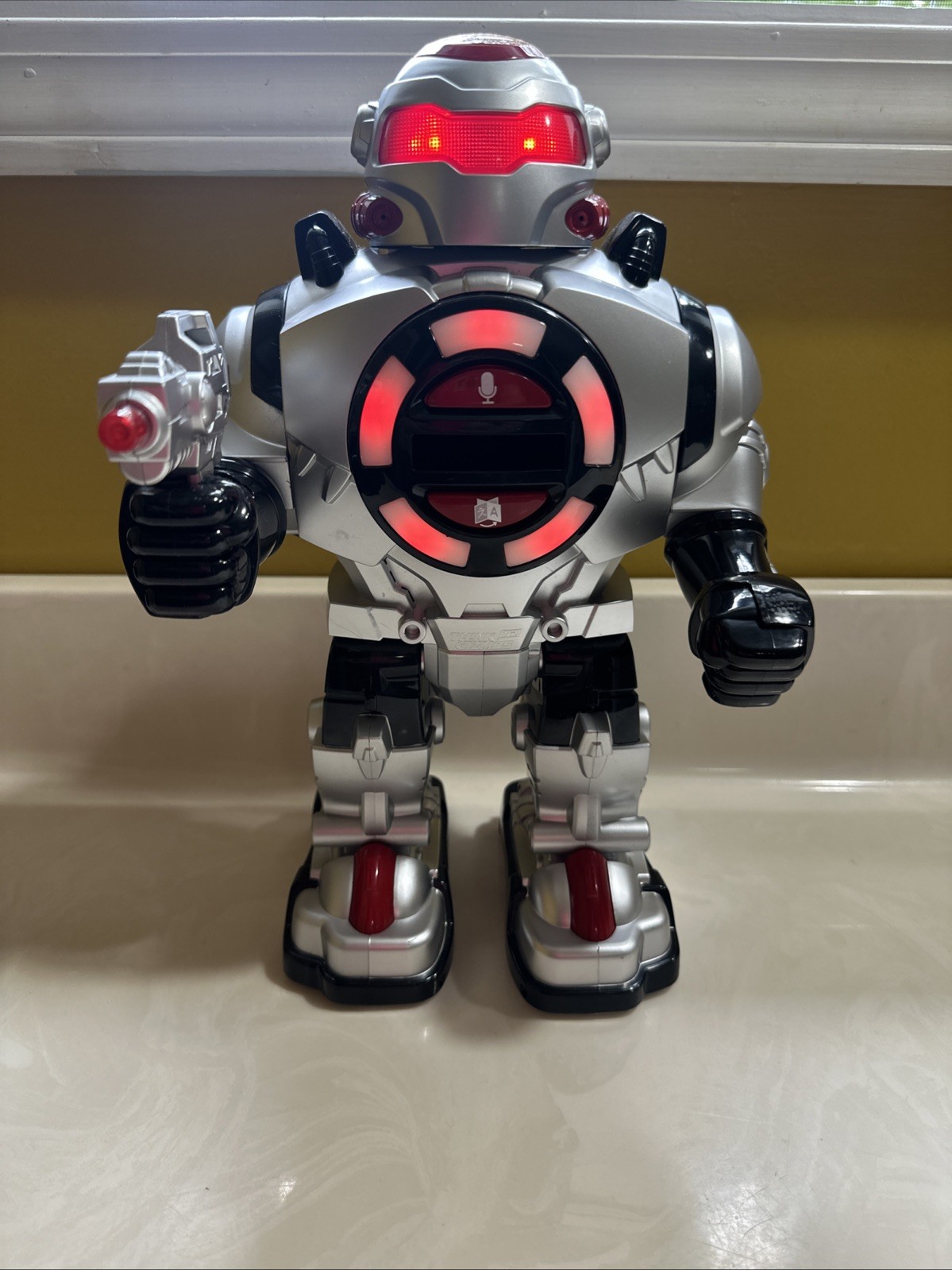 Think Gizmos RoboShooter Fast Firing Foam Disc RC Robot Toy for Kids No Remote