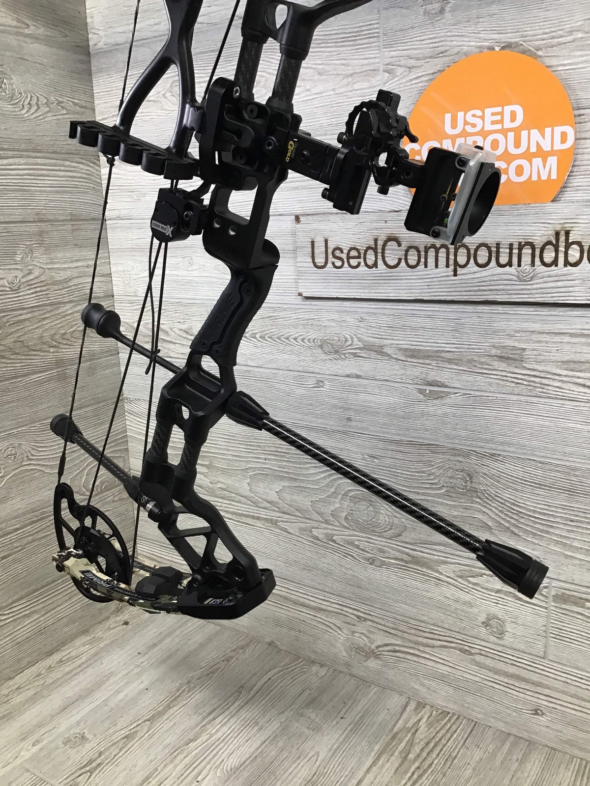 Used Prime Form 30 50-60#/28" Black riser/Camo limb LOADED PACKAGE