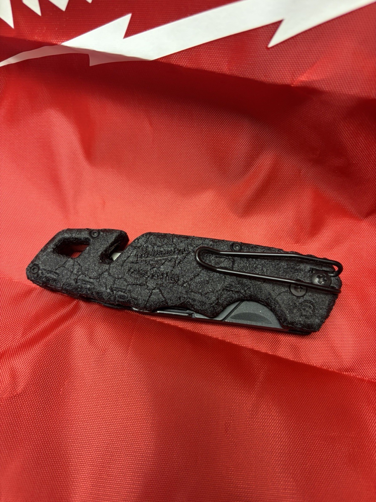 Custom Gator Skin Finish Milwaukee Fastback Utility Knife in Black