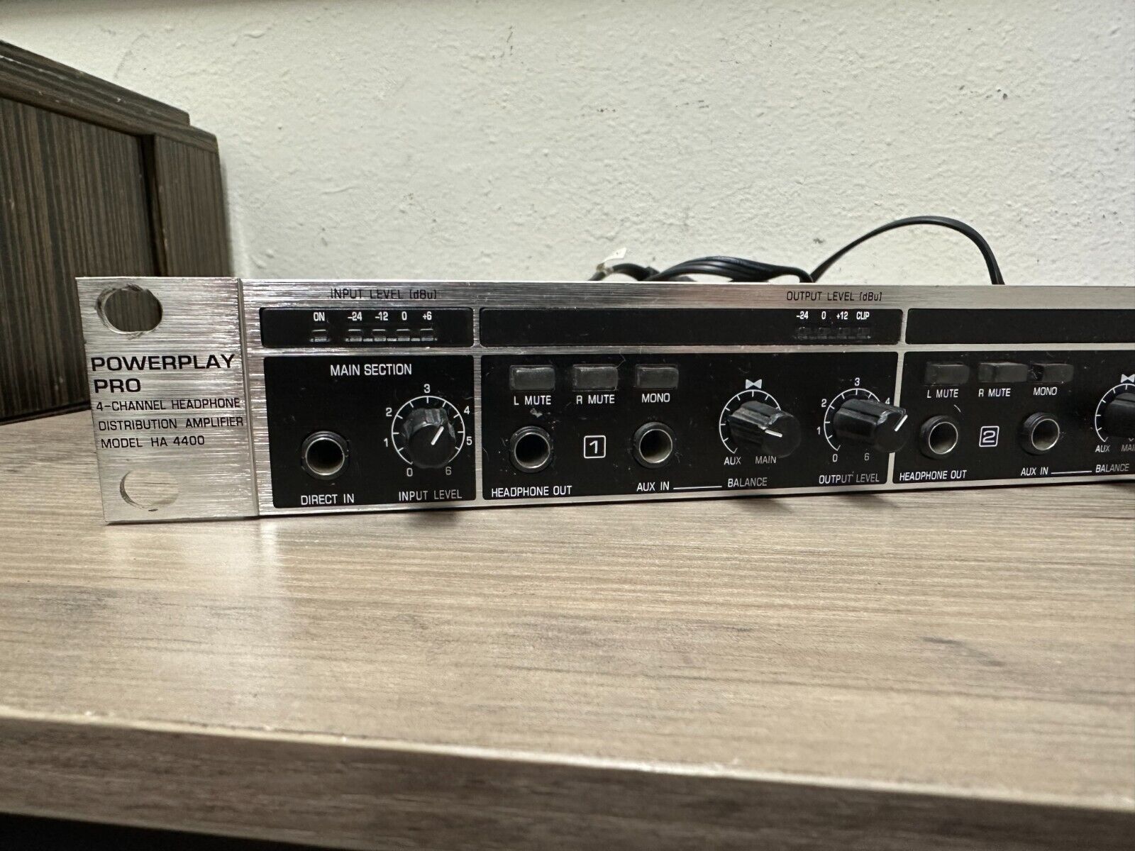 Behringer HA4400 Powerplay Pro 4 Channel Headphone Distribution Amplifier