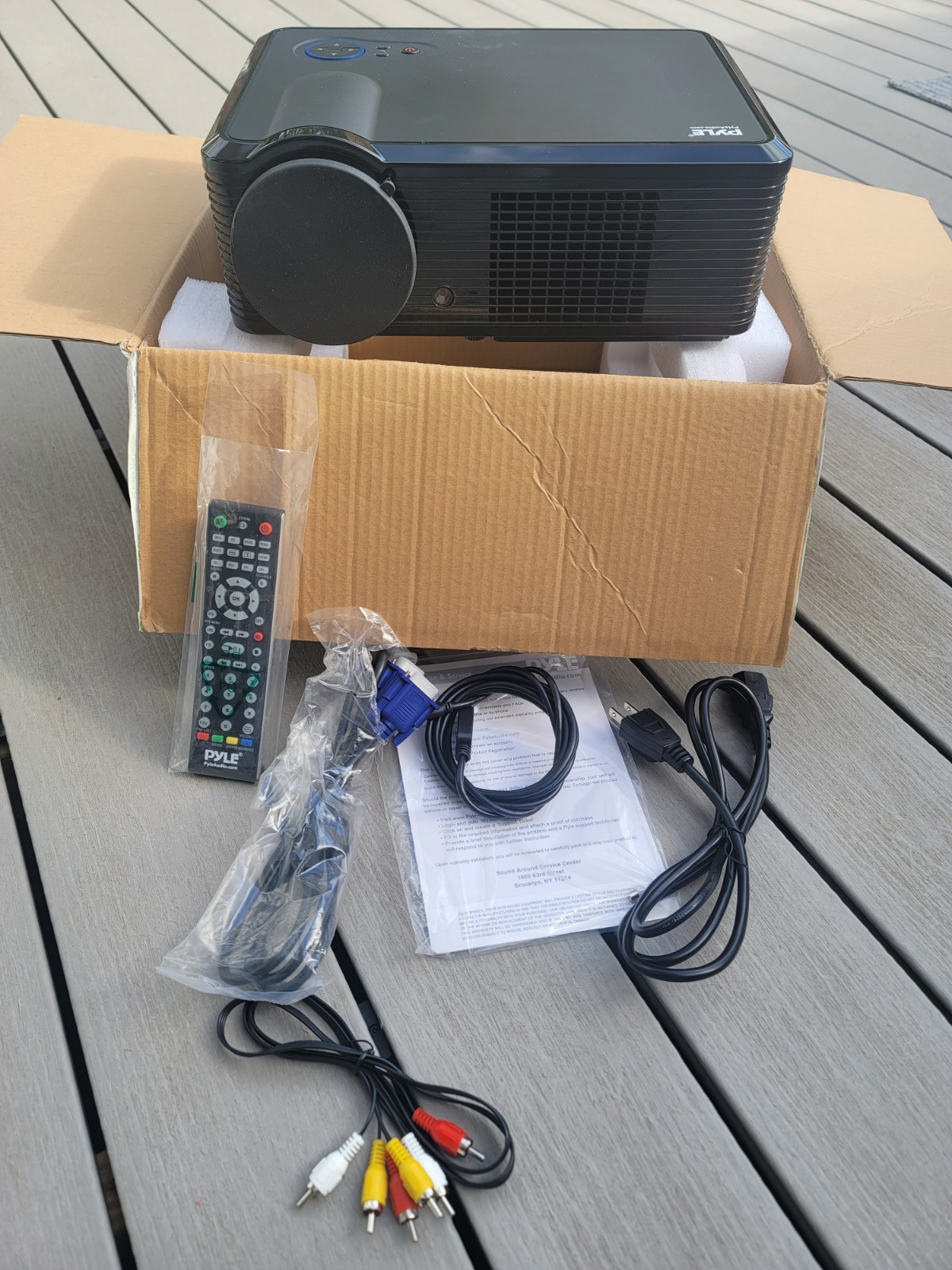 Pyle Pro PRJLE33 1080p Portable LED Projector - Black
