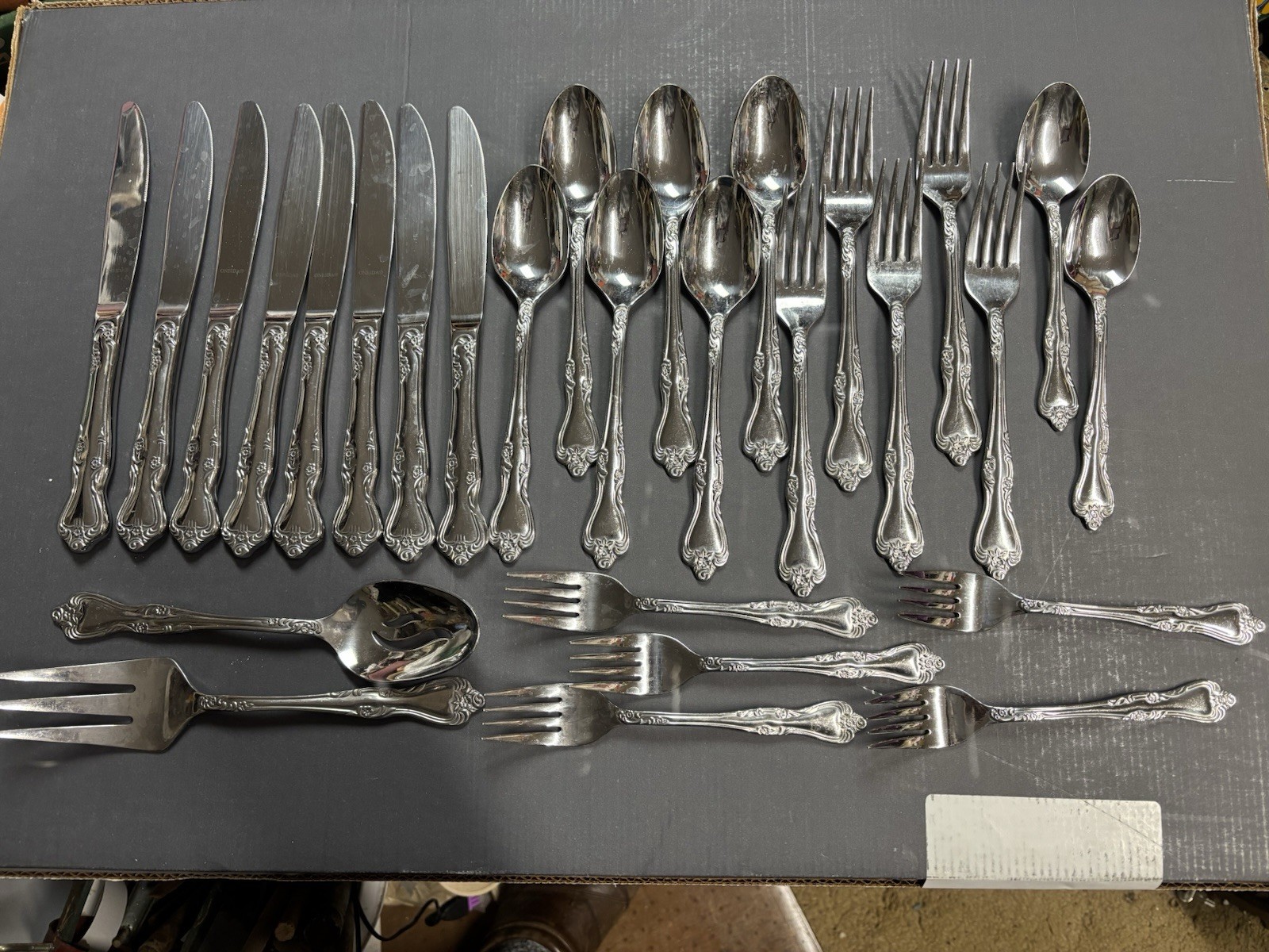 Oneida Azalea Stainless Flatware 28 Piece Fork Knife Spoon Set with serving pcs