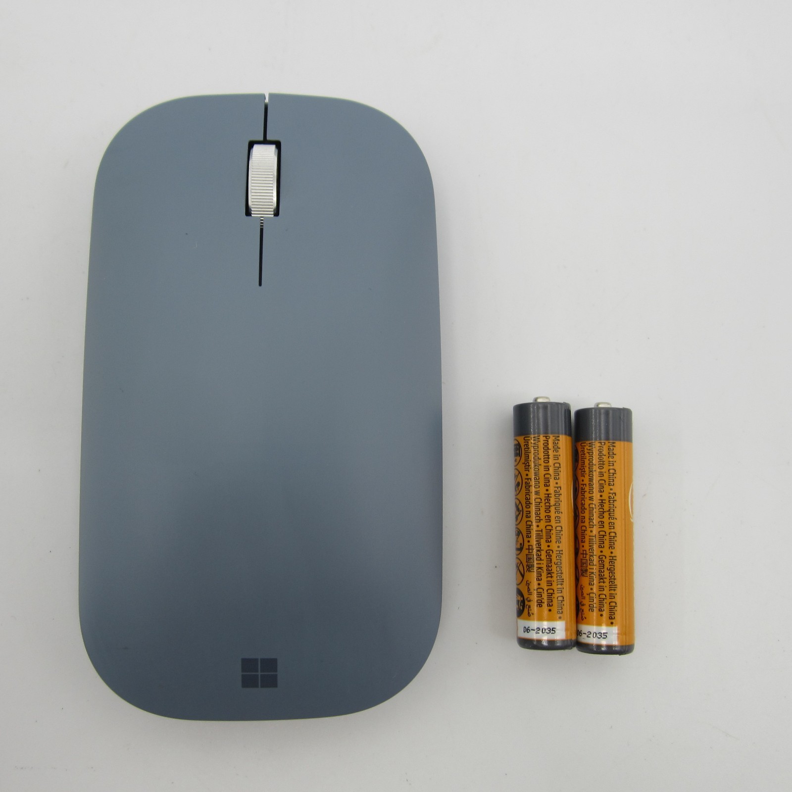 Microsoft Surface Mobile Mouse Ice Blue Wireless Bluetooth 1679 W/Batteries