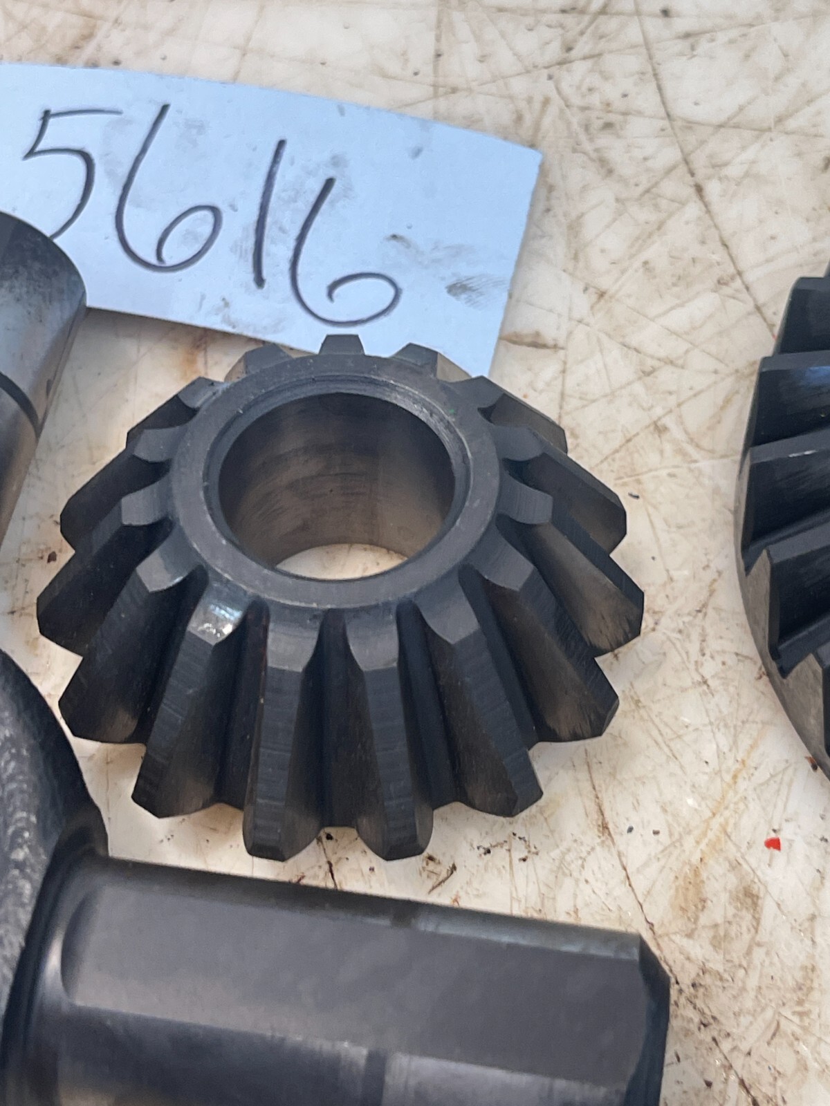 International IH 2504 Tractor Differential Spider Bevel Gears