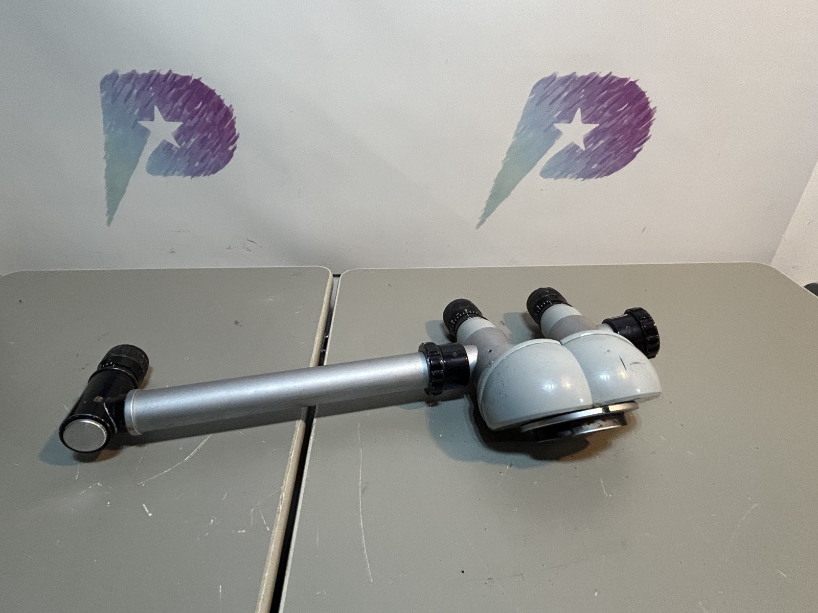 HOUSE-URBAN BINOCULAR MICROSCOPE, EYEPIECES, OBSERVER TUBE