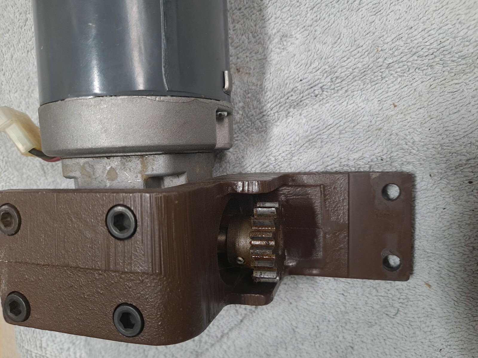 Pelton Traverse Motor