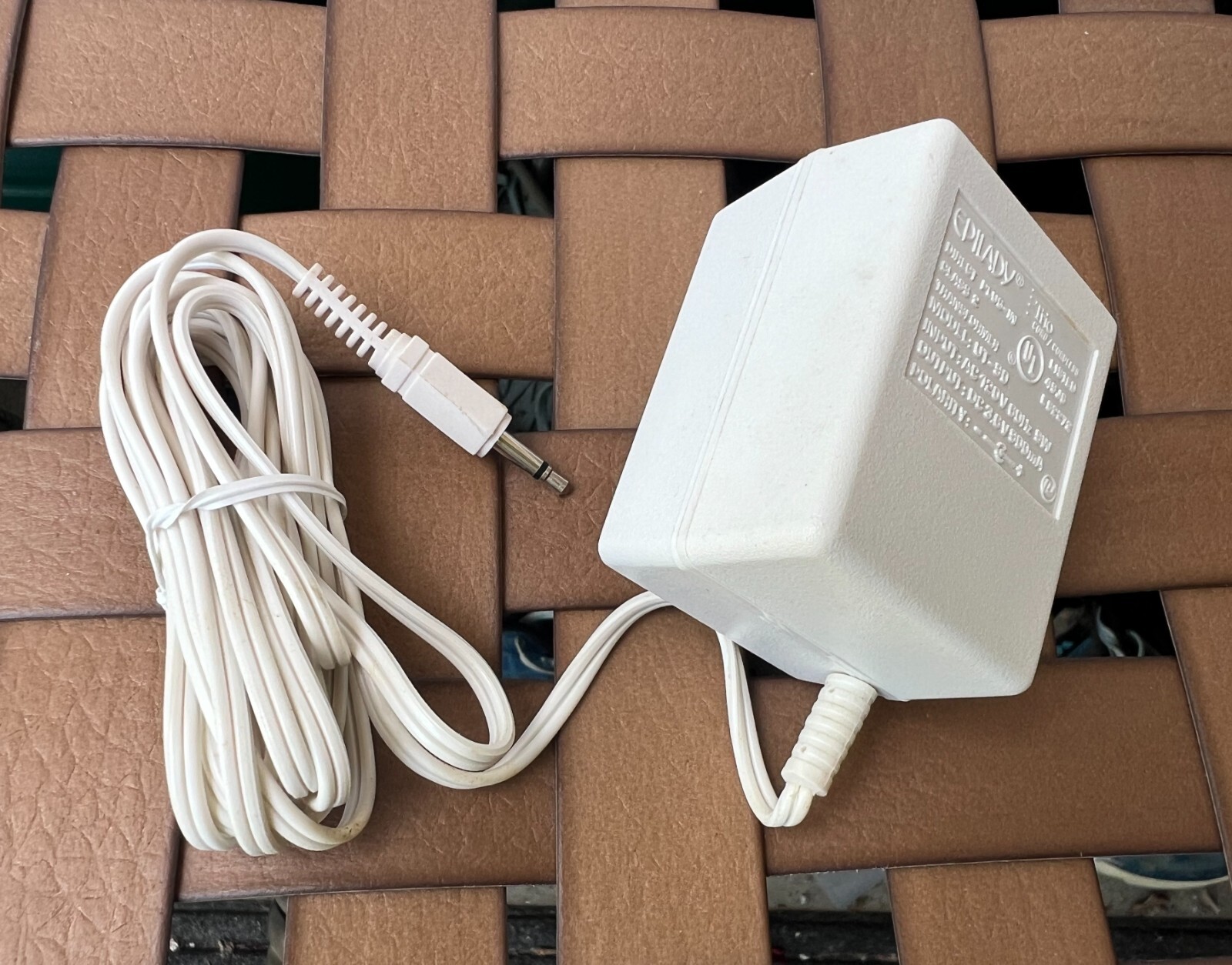 3.6V 900mA 9W AC Adapter Transformer for EPILADY Trio UT-90