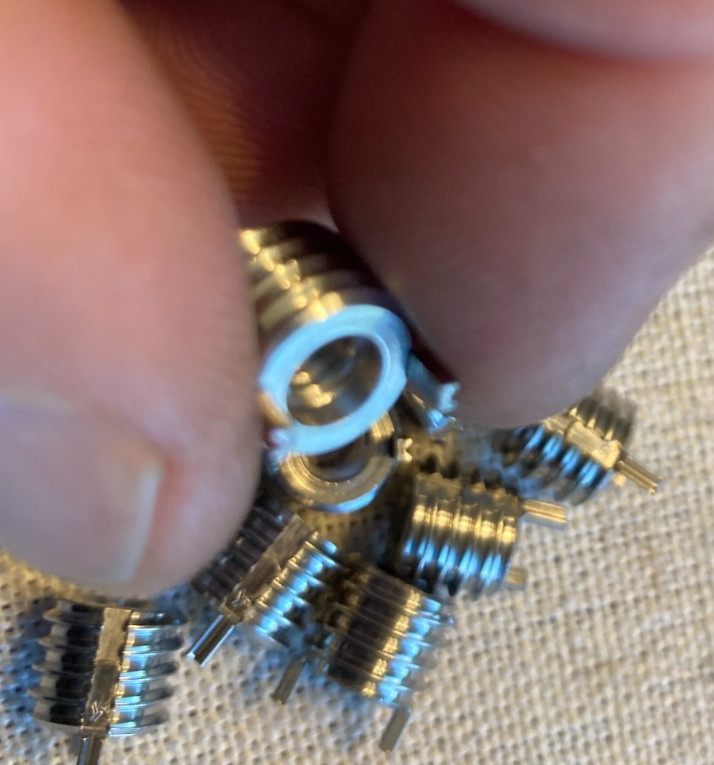 10 pcs Heavy-duty thread locking inserts 10-24 x 3/8-16 with counterbore