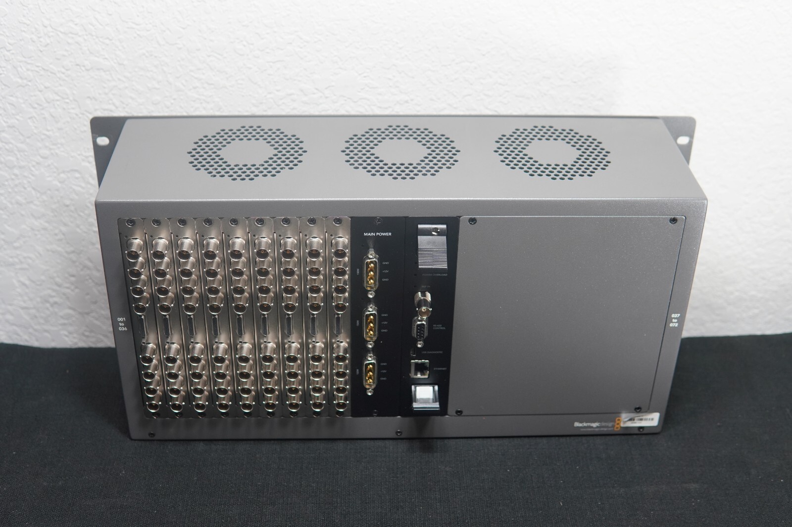 Blackmagic Design Universal Videohub 72 (Includes 9 Cards)