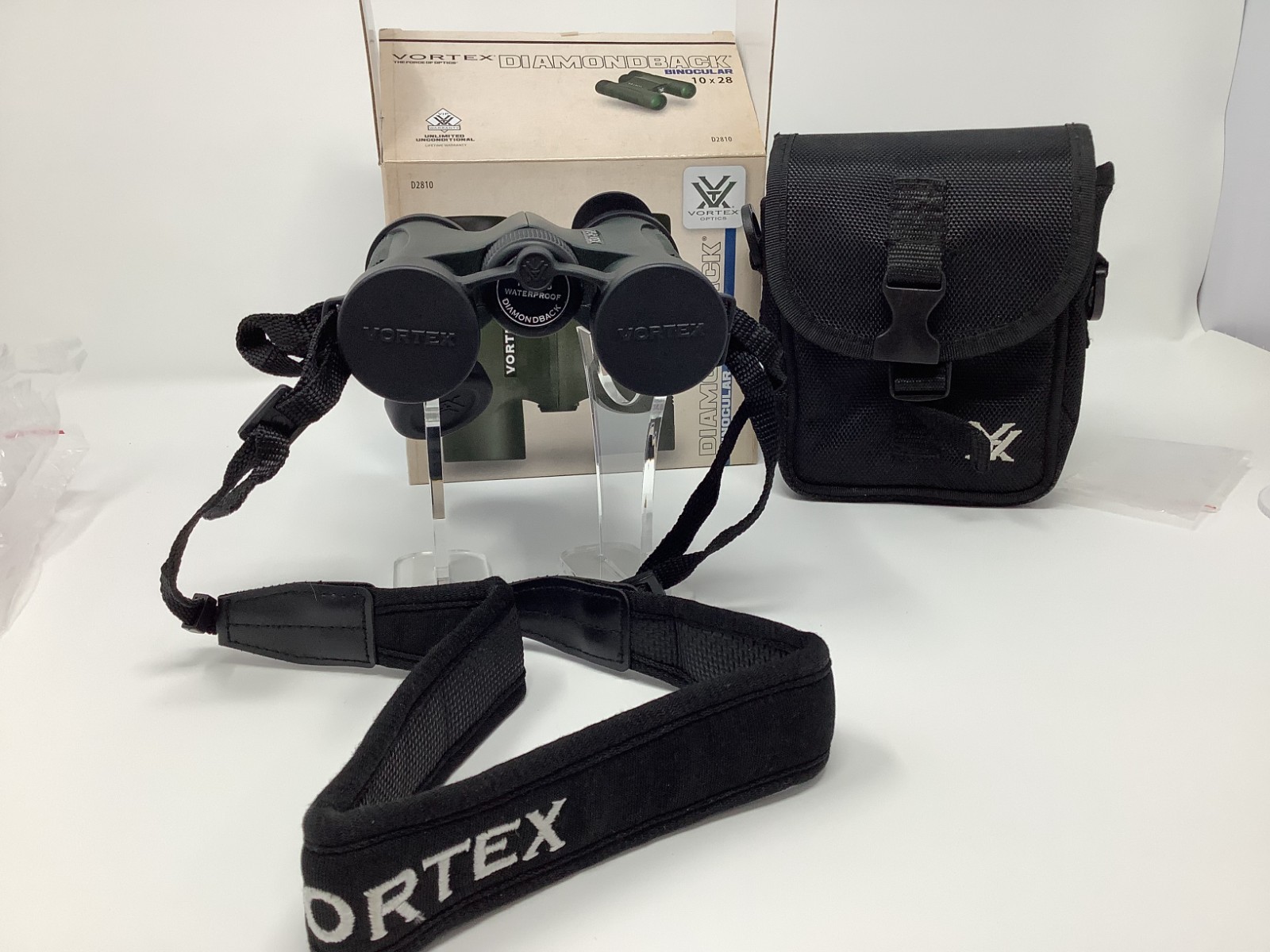 Vortex Diamondback 10x28 Binoculars D2810 Compact Waterproof New In Box