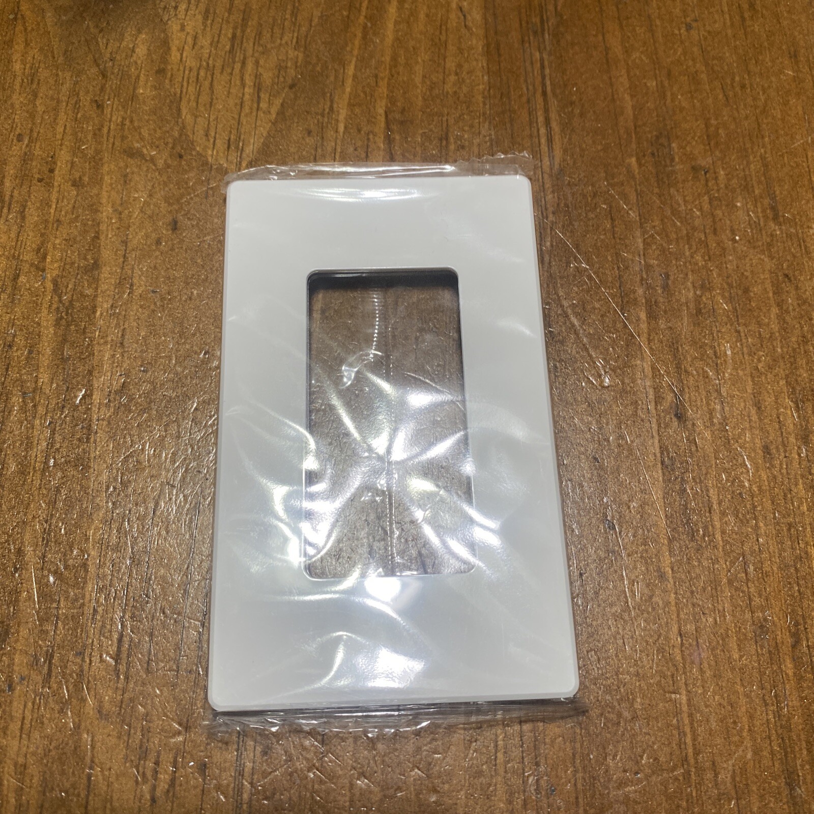 NEW Rocker Wallplate, Gloss, White Screwless