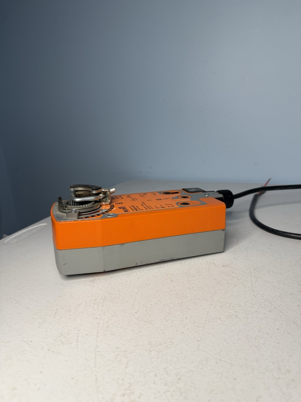 Belimo NFB24-SR Spring Return Damper Actuator 24V 90 in-lb Modulating Used