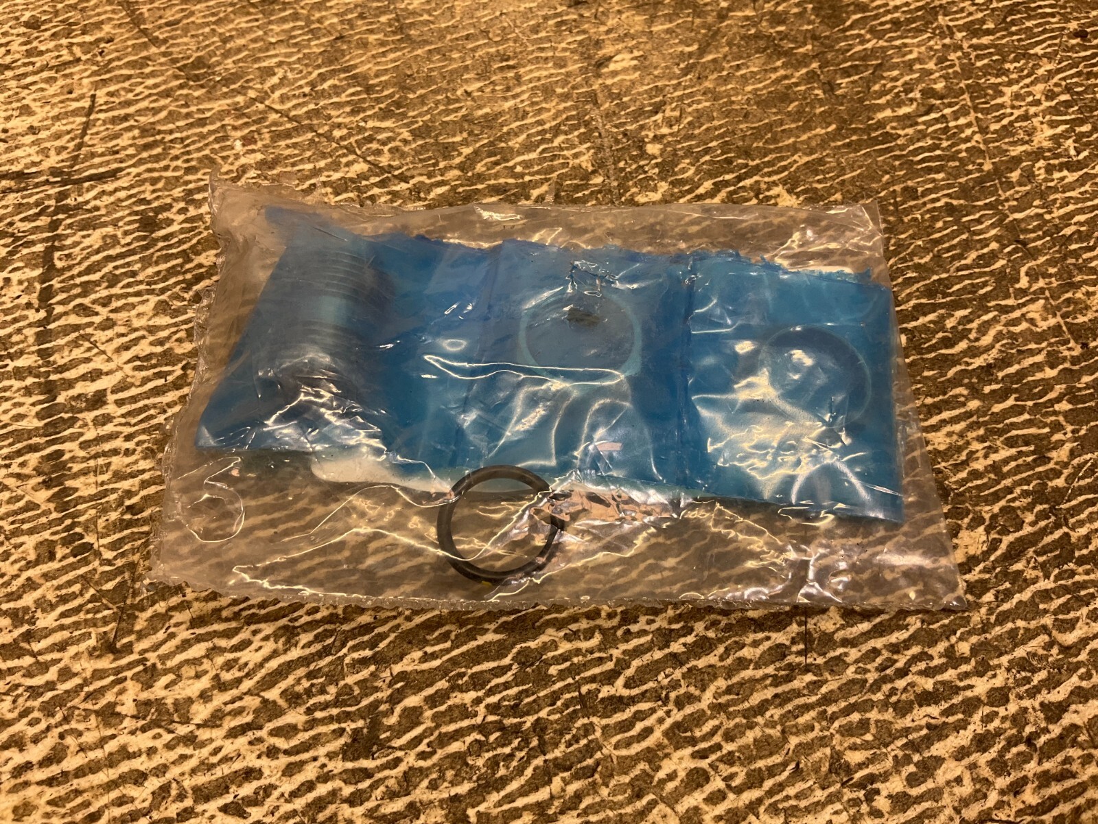 Eaton 31900-665 Machine Thread Plug Kit 31900665 New (TSC)