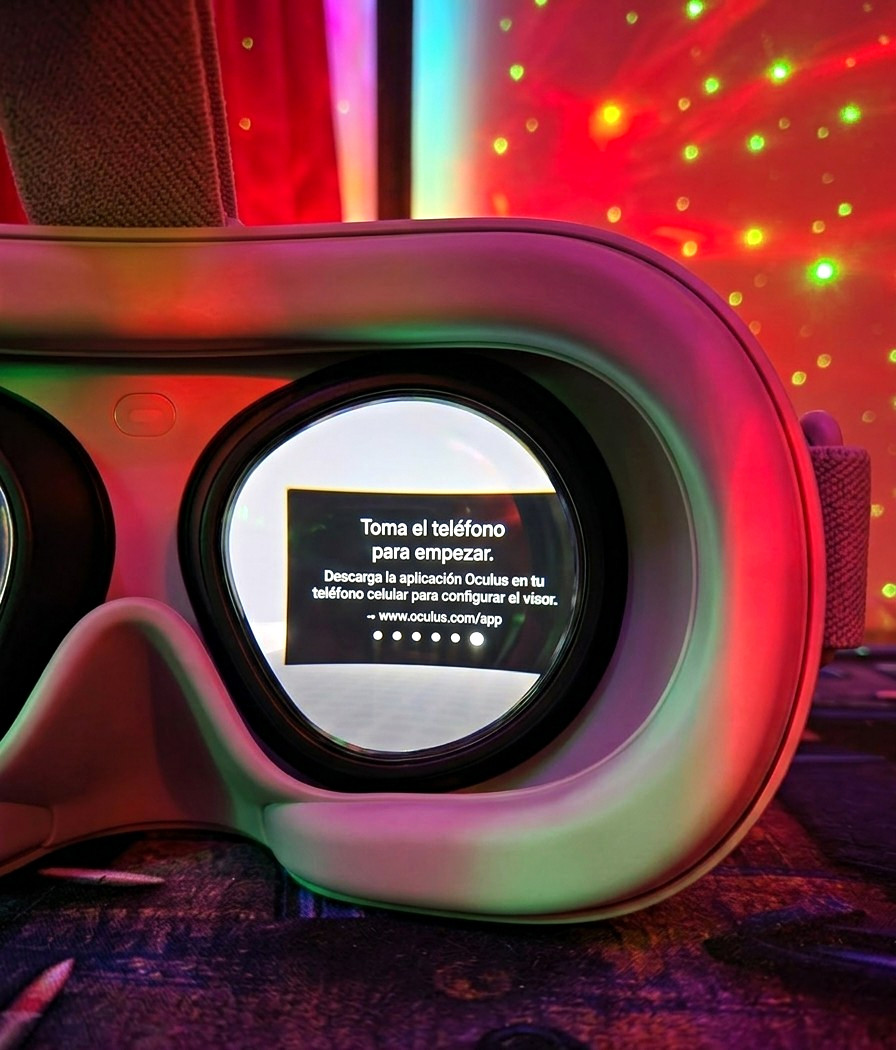 Oculus Go Standalone VR Headset Gray 72Hz Refresh Rate 101° Field of View