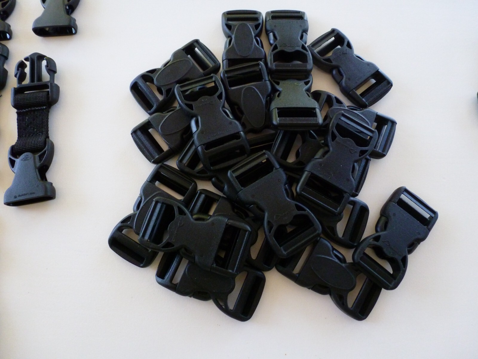 LARGE SELECTION OF INTERLOCKING FASTENERS AND WEBBING