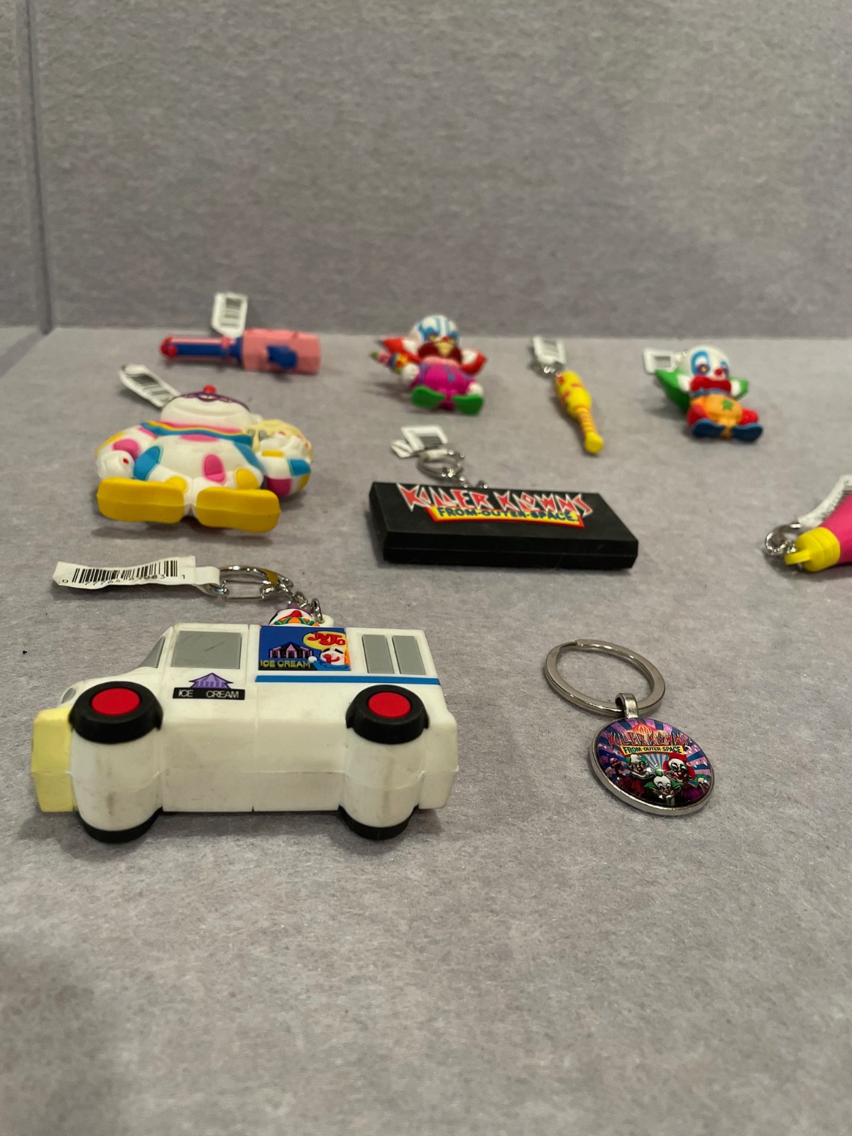 KILLER KLOWNS FROM OUTER SPACE LOT OF 9 KEYCHAINS UNIVERSAL STUDIO 2022 HORROR