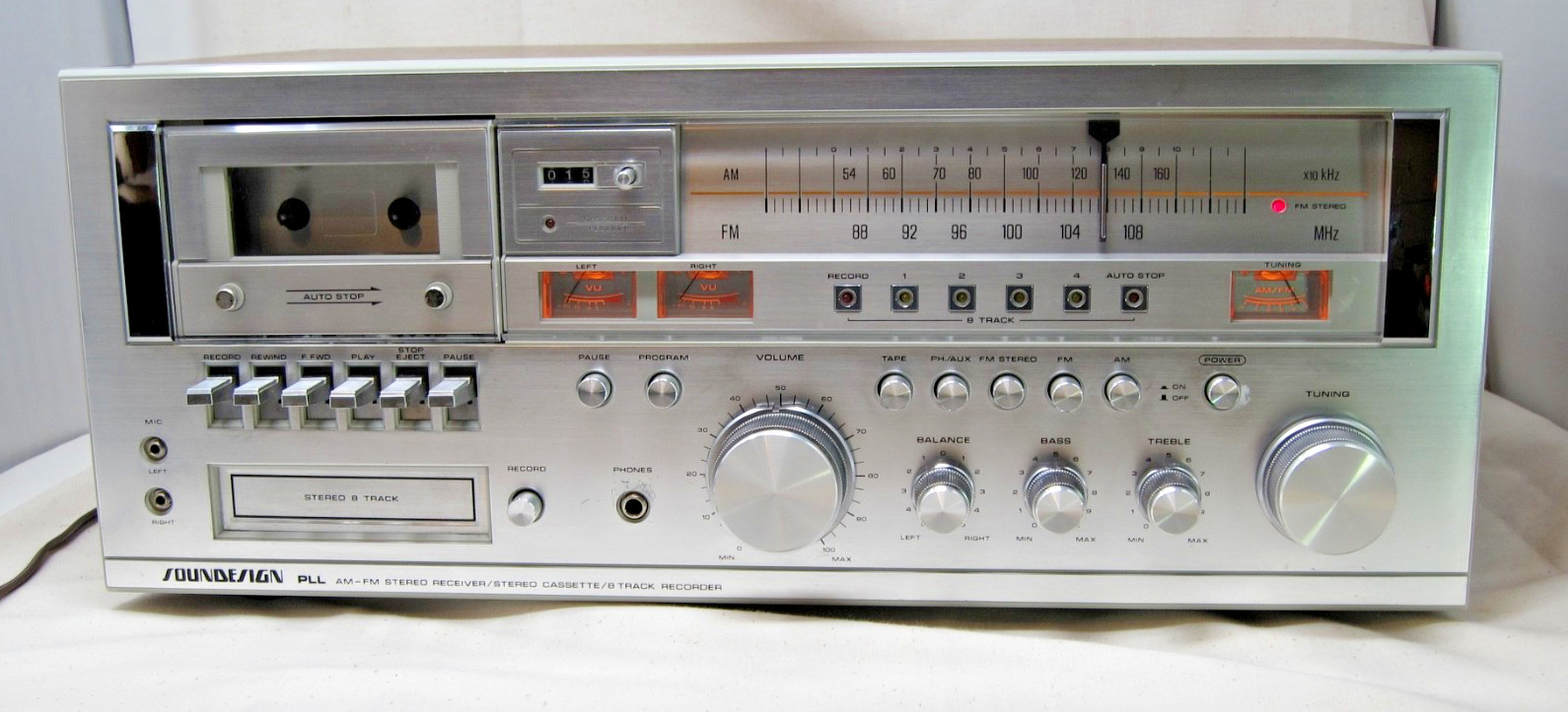 SOUNDESIGN  PLL 5928 AM/FM STEREO RECEIVER 8 TRACK & CASSETTE PLAYER RECORDER
