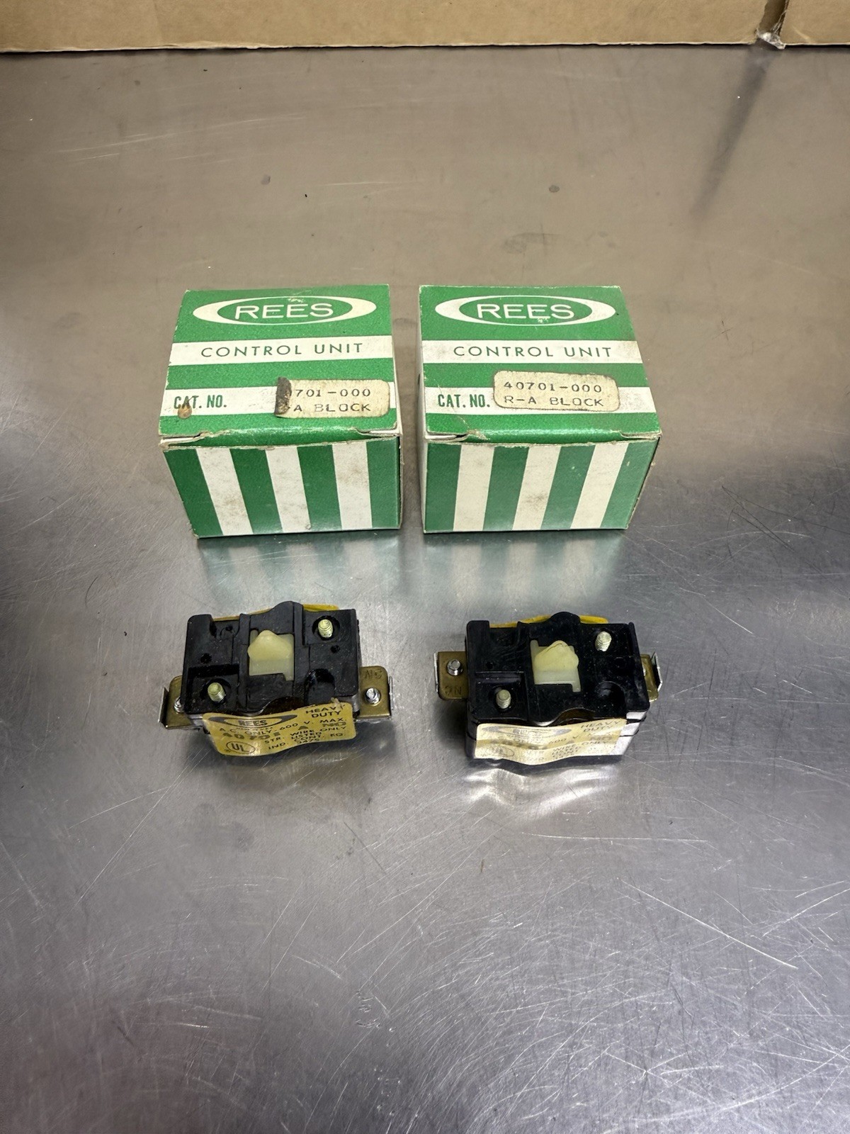 Lot Of 2 Rees 40701-000 Contact Block Normally Open New Old Stock 40701