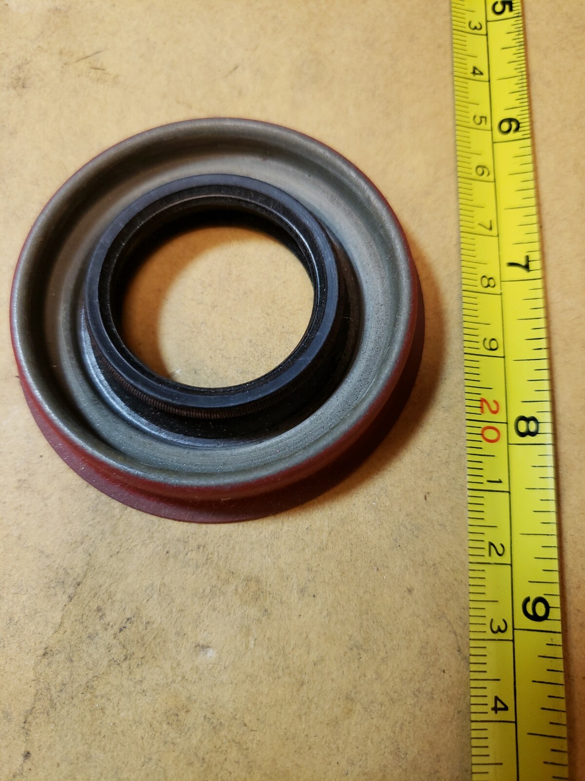 National 3907 Automatic Transmission Output Shaft Seal New In The Box ! F+S