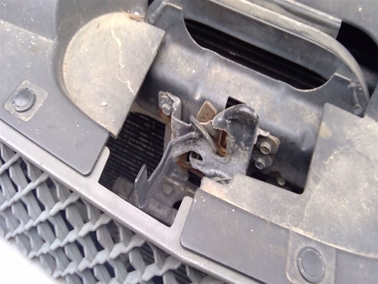 Hood Latch Fits 04 Silverado 1500  3760270